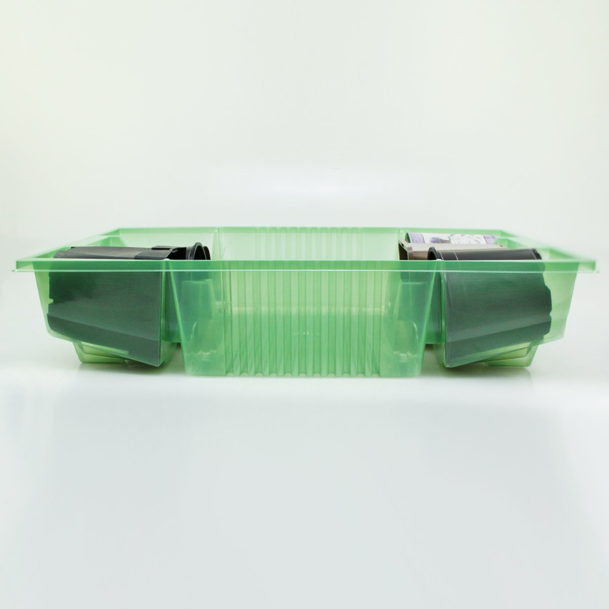 Aprire il vassoio di trasporto (dimensioni del vassoio circa 58,5x38,5x12,5 cm) per 6 piante in vaso di diverse dimensioni.